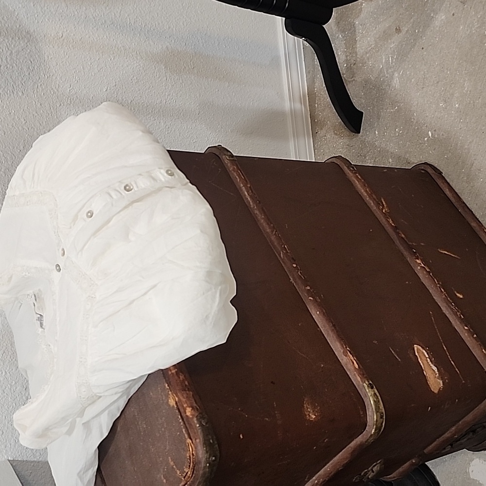 Queen Anne's Lace By Eileen West Elegant White Lace-Trimmed Nightgown - Picture 12 of 15